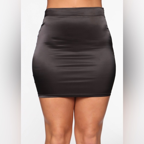 🚫SOLD🚫 NWOT Fashion Nova ‘Anything but innocent ‘ matching skirt set size M - Picture 5 of 7